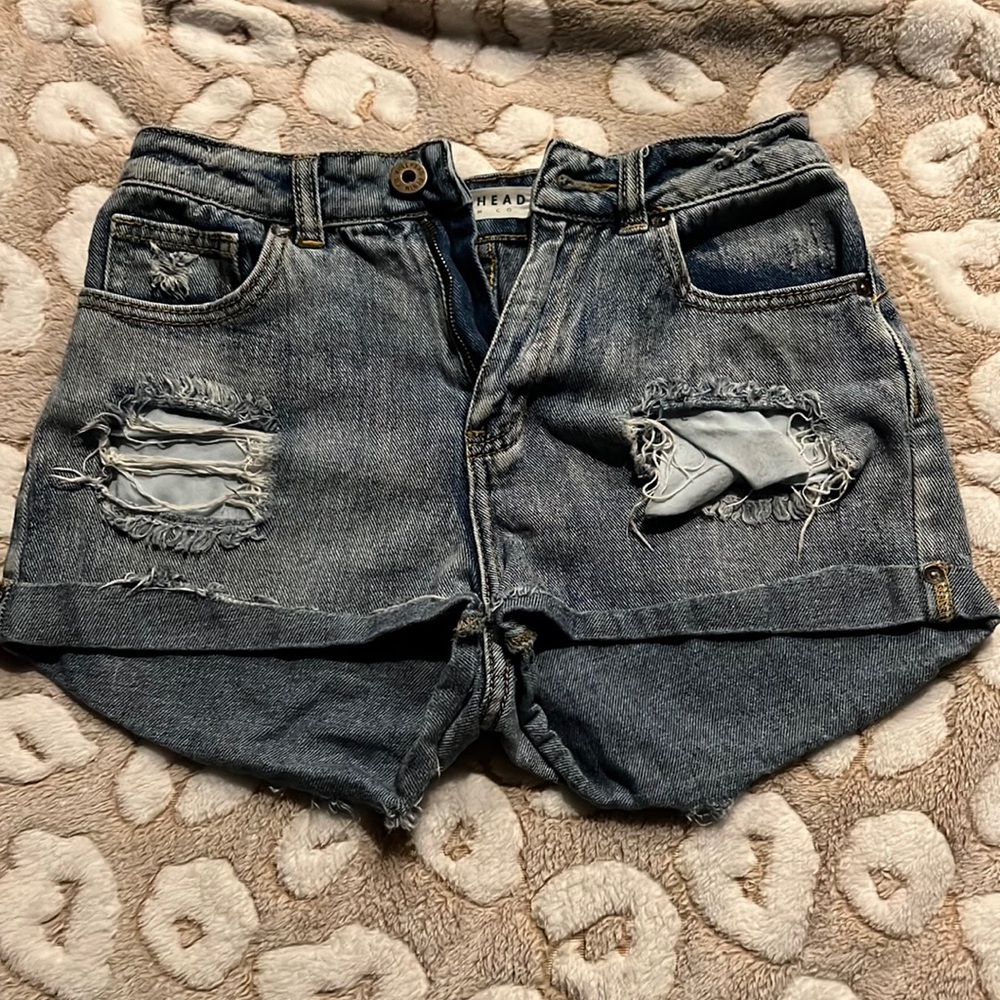 Bullhead Mom Short